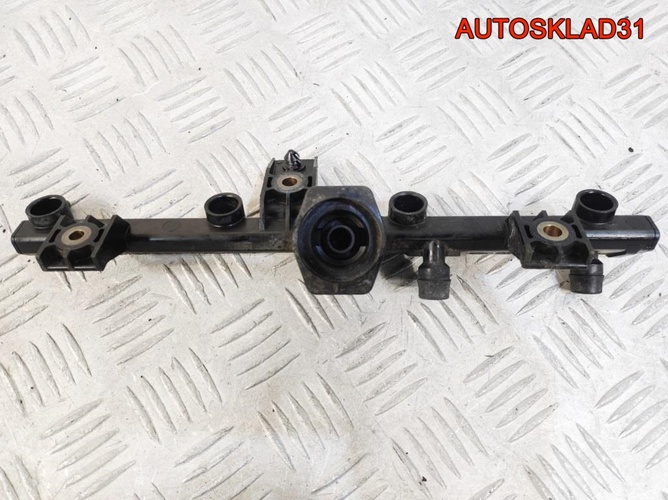 Рейка топливная Renault Clio 2 1,6 K7M 7700868573
