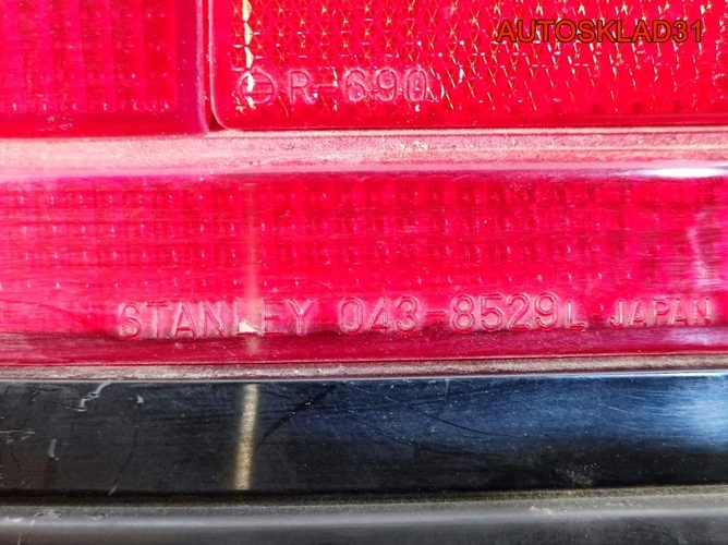 Фонарь задний левый Mitsubishi Galant E3 0438529L