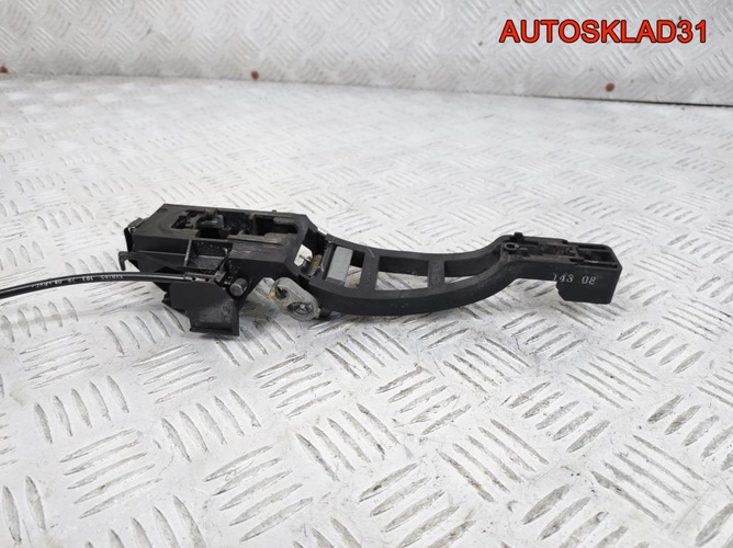 Кронштейн ручки двери Ford Focus 2 3M51R224A37BF