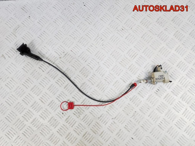 Трос лючка бензобака Audi A8 D3 4E0810899B