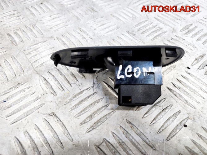 Кнопка стеклоподъемника Seat Leon 1M1 1M0959855