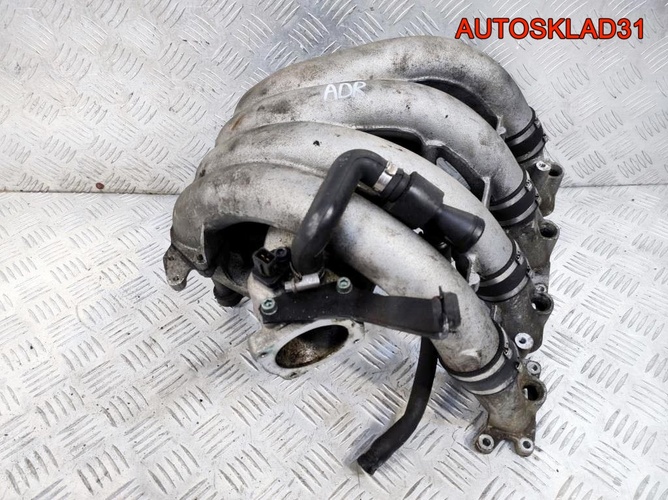 Коллектор впускной VW Passat B5 1,8 ADR 058133205B