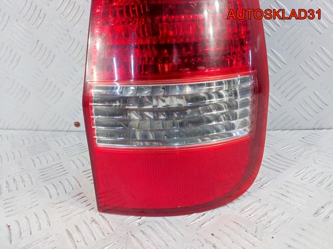 Фонарь задний правый Hyundai Matrix 92402176
