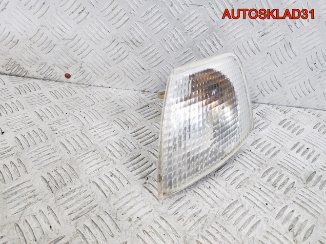 Указатель поворота левый VW Passat B5 3B0953049C