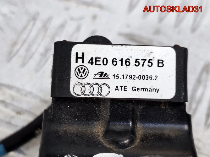 Датчик ускорения пневмоподвески Audi A8 4E0616575B