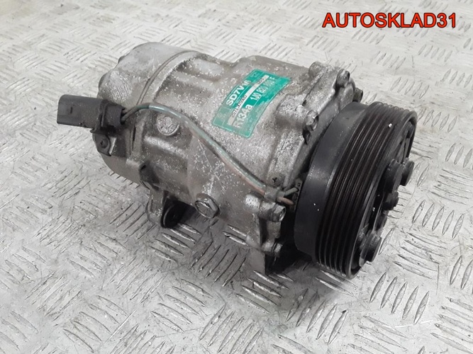 Компрессор кондиционера VW Golf 4 1J0820803F