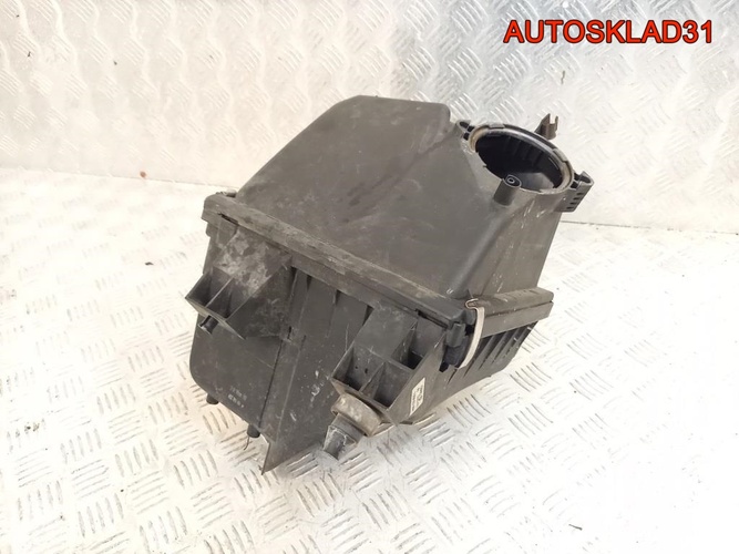 Корпус воздушного фильтра Audi A6 C5 4B0133837F