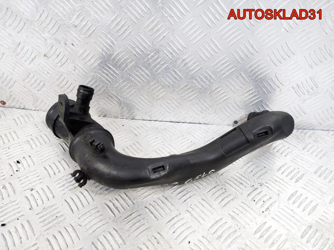 Патрубок воздушного фильтра VW Golf 4 1J0129654S
