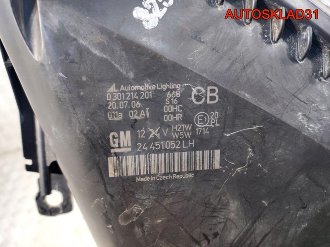 Фара левая Opel Zafira B 24451052
