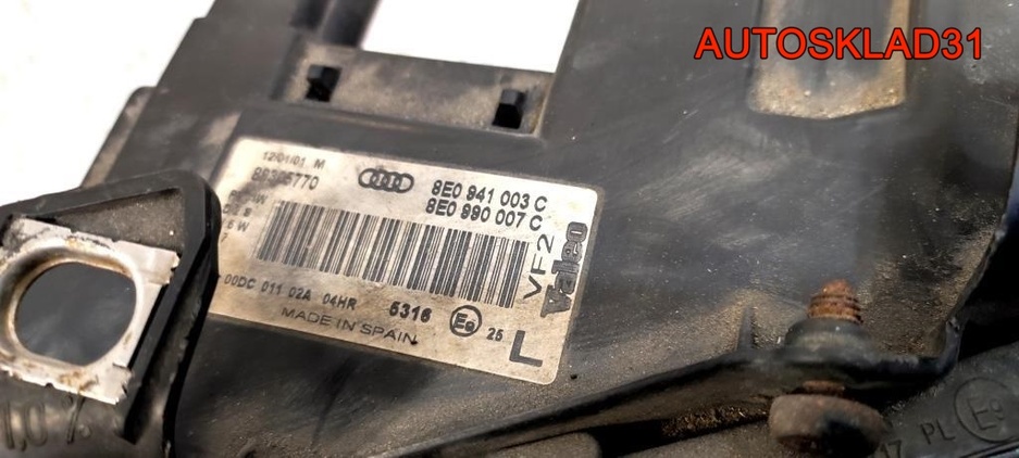 Фары ксеноновые комплект Audi A4 B6 8E0941003C