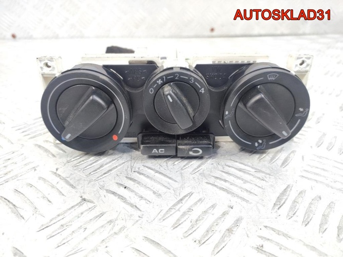 Блок управления отопителем VW Passat B5 1J0820045M