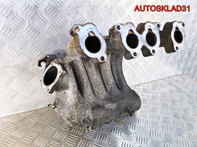 Коллектор впускной VW Passat B5 1.6 AHL 050133223D