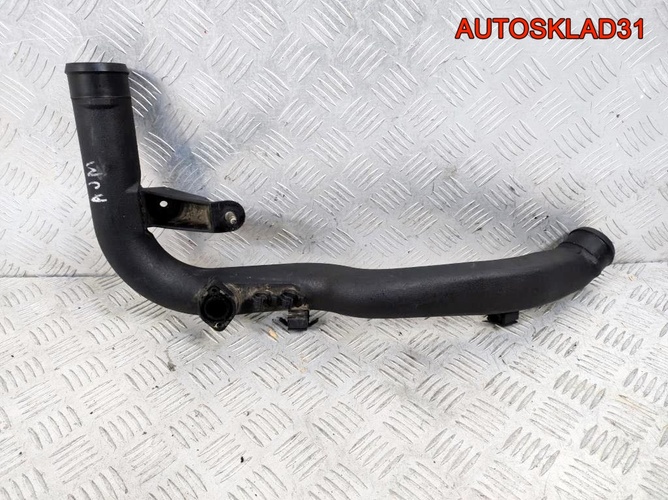 Патрубок интеркулера VW Passat B5 AJM 8D0145840S 