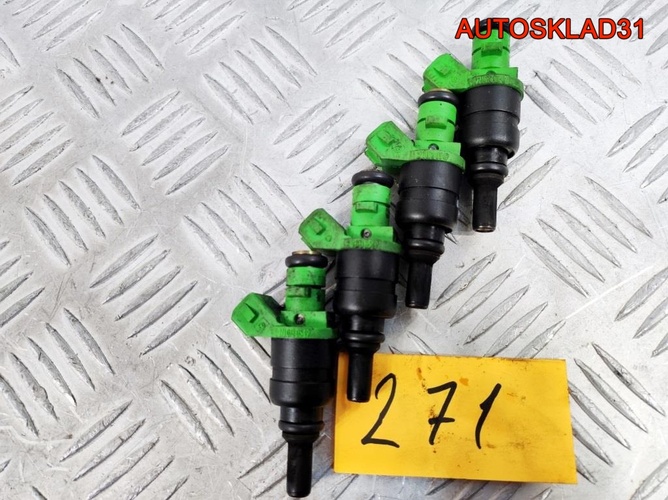 Форсунка инжекторная Mercedes W203 A2710780549