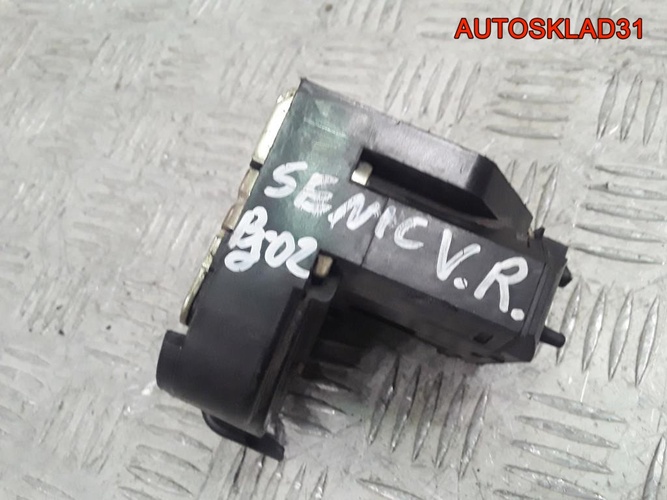 Замок двери передней правой Renault Scenic 1 