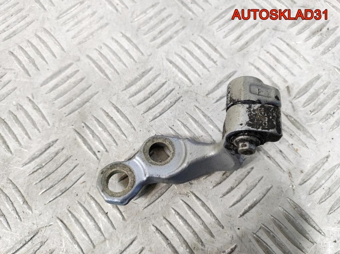 Петля двери передней левой верхняя Ford Focus 2