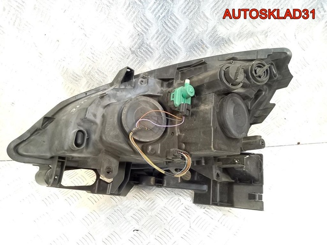 Фара правая Renault Scenic 2 2006-2009 260109999R