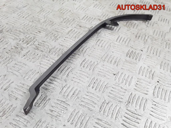 Планка под фару левая Ауди 80 Б4 8A0853207A
