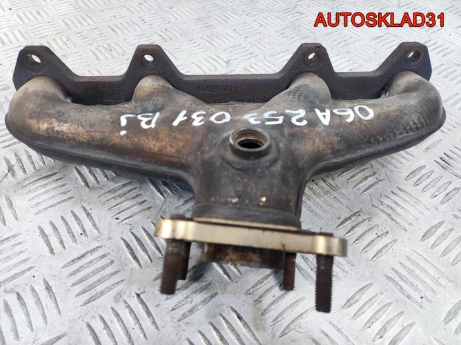 Коллектор выпускной VW Touran 2,0 BSX 06A253031BJ