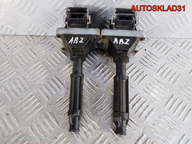 Катушка зажигания Audi A8 D2 4,2 ABZ 077905105