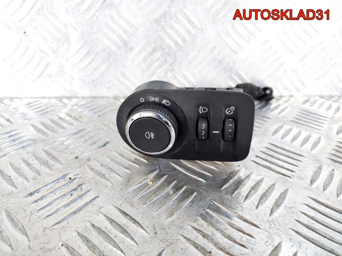 Переключатель света фар Opel Corsa D 13310330