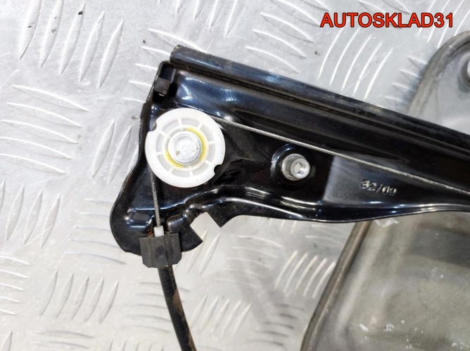 Стеклоподъемник передний правый Skoda Fabia 2