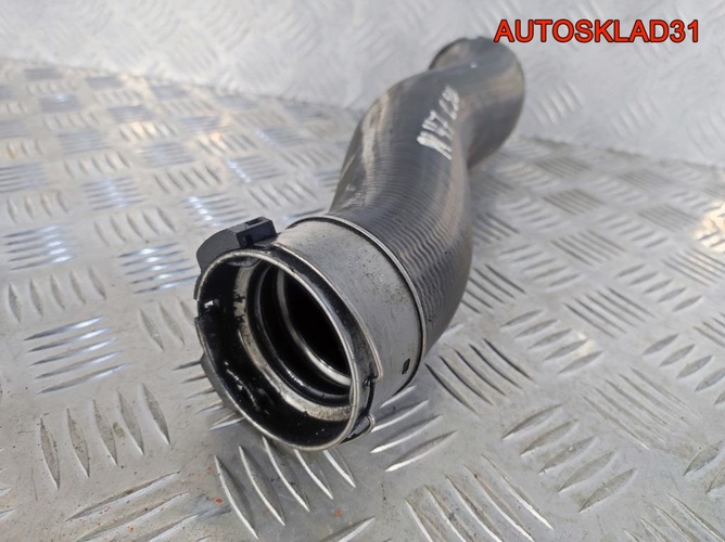 Патрубок интеркулера BMW E90 N47D20C 11617812619