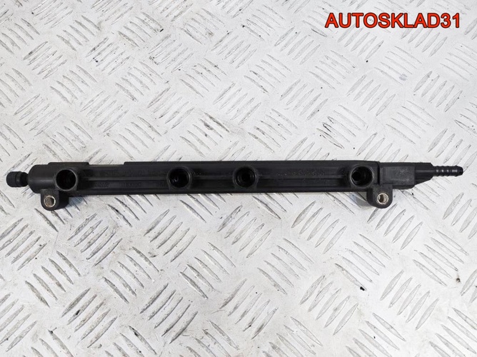 Рейка топливная VW Golf 5 1,6 BSE 06A133317AN