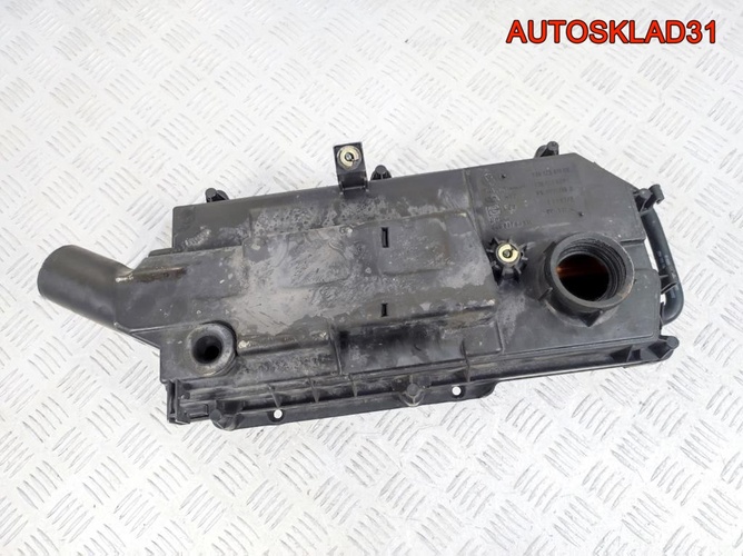 Корпус воздушного фильтра VW Golf 4 036129611BD