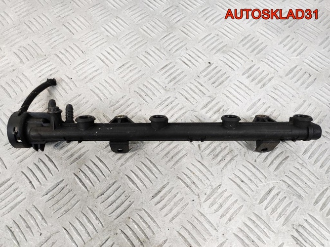 Рейка топливная Skoda Octavia 1,6 AEE 032133319