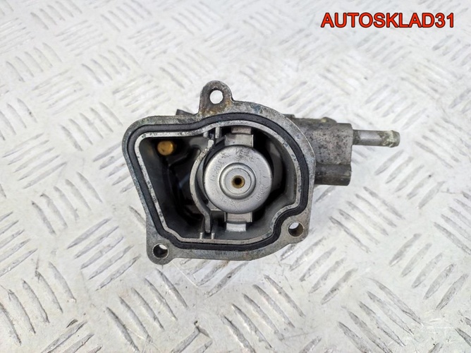 Корпус термостата Mercedes Benz W203 A6112031975