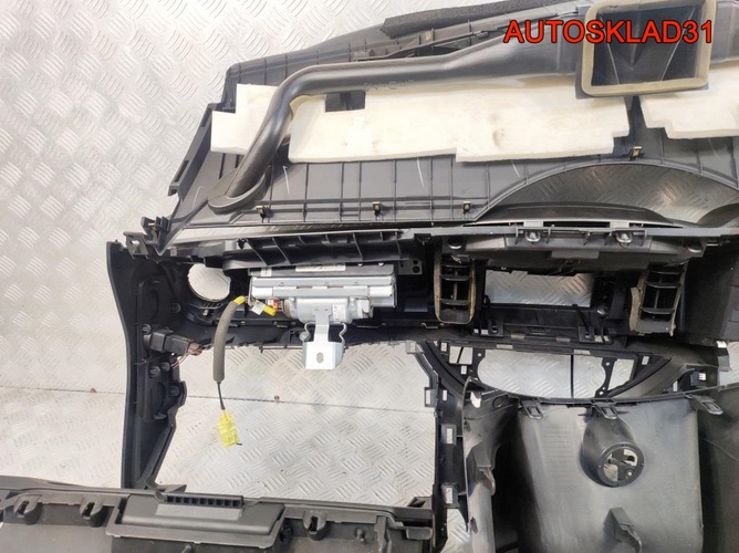 Торпедо Голое Nissan Note E11 Не востановленная