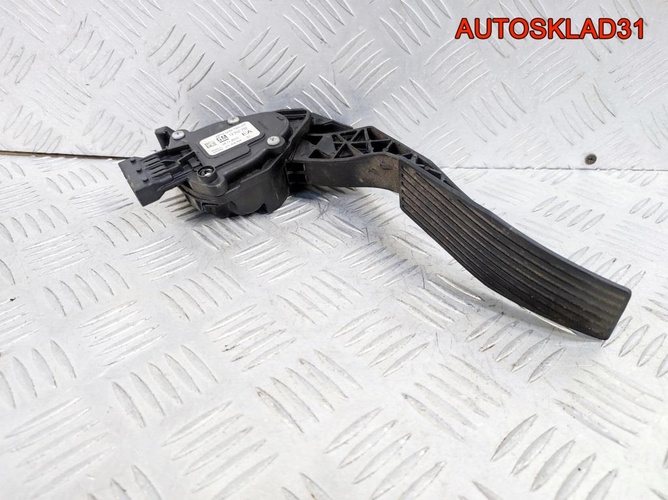 Педаль газа Opel Astra J 1,4 A14NET 13252702