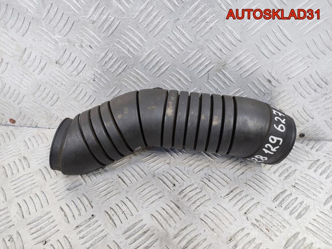 Патрубок фильтра VW Transporter T4 028129627A