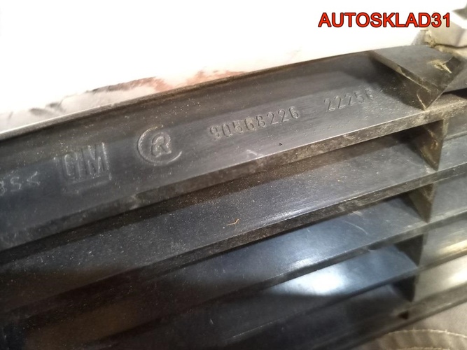 Решетка радиатора Opel Vectra B 90568226