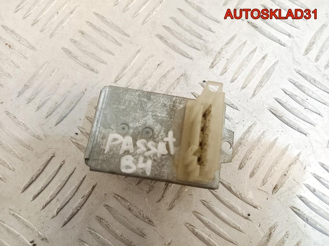 Резистор отопителя Volkswagen Passat B4 701959263A