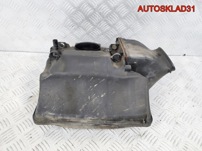 Корпус воздушного фильтра Renault Logan 820023599