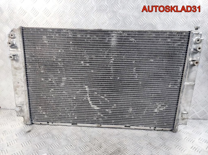 Радиатор основной Audi A8 D2 3,3 AKF 4D0121251AN