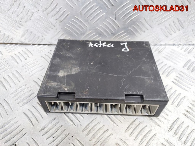 Блок комфорта Opel Astra J 1,6 A16XER 13579056