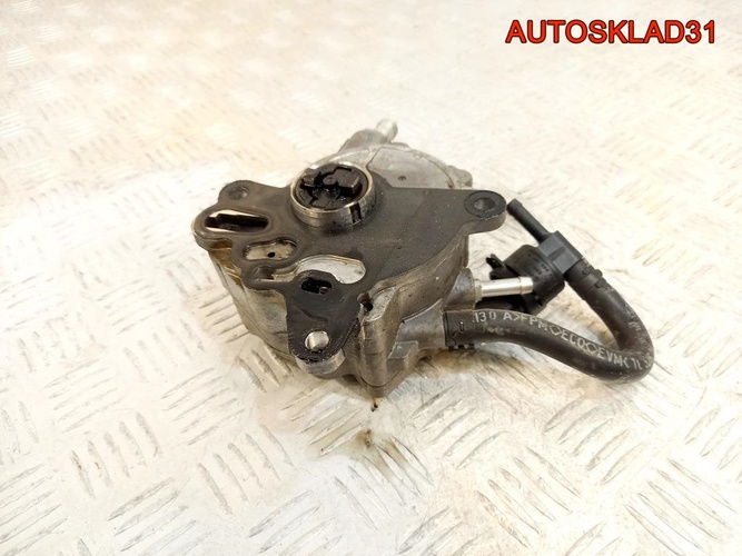 Насос вакуумный Audi A4 B7 2.0 BRD 03G145209C