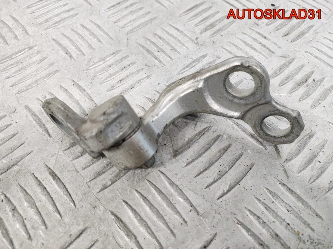 Петля двери задней правой верхняя Ford Focus 2