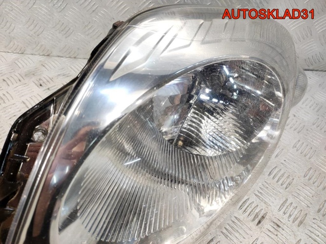 Фара правая Nissan Note E11 260109U100