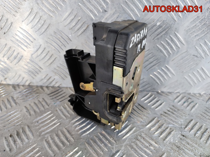 Замок двери передней правой Opel Zafira A 90561154