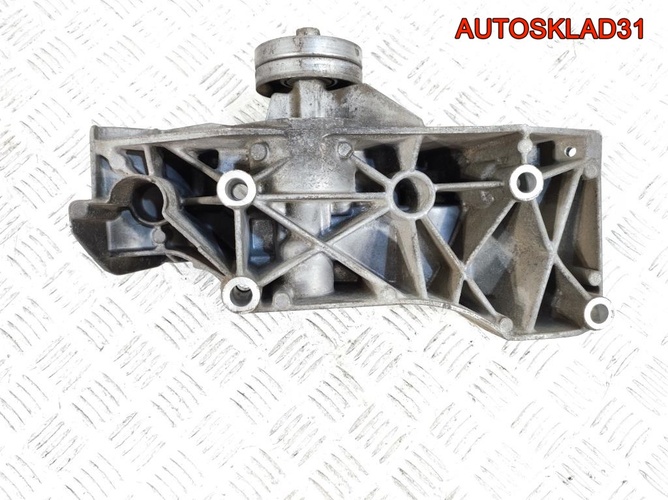 Кронштейн генератора Volkswagen Golf 4 062145169AD
