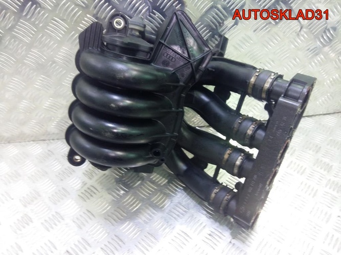 Коллектор впускной VW Passat B5 1.6 AHL 06B133210B