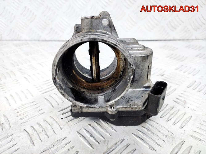 Заслонка дроссельная VW Passat B6 BLS 03G128063M