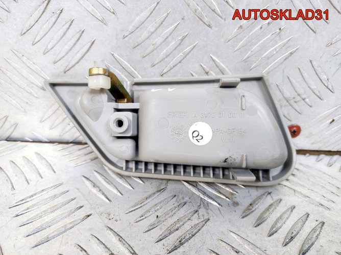 Ручка двери перед внутренняя левая Mercedes W203