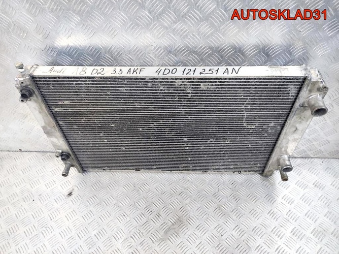 Радиатор основной Audi A8 D2 3,3 AKF 4D0121251AN