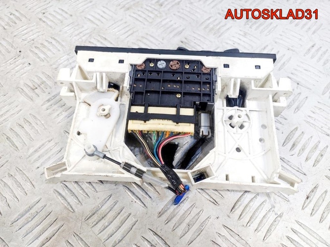 Блок управления печкой Mitsubishi Carisma MR500529