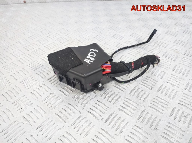 Блок предохранителей салонный Audi A8 D3 8D1941824